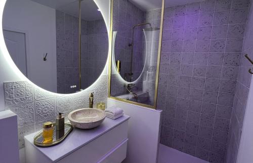 Et badeværelse på Eaux Spa