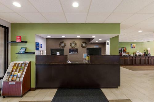 Best Western Albemarle Inn – Photos 3