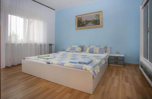 Apartments with parking space Rovinj - 21989