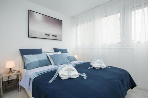 Ένα ή περισσότερα κρεβάτια σε δωμάτιο στο Apartments with WiFi Velika Gorica, Prigorje - 22011