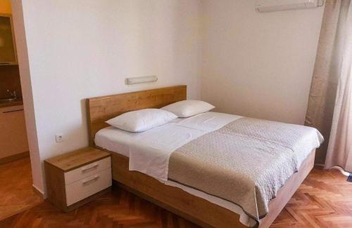 Apartments by the sea Barbat, Rab - 22053