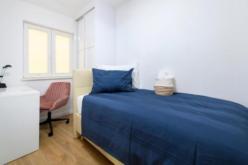 Apartments by the sea Split - 22059