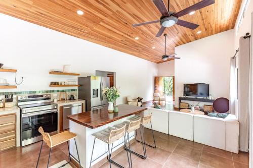 Casa Noni - Peaceful & Private Jungle Retreat