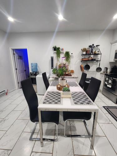 Kuchyň nebo kuchyňský kout v ubytování Zen Oasis Room