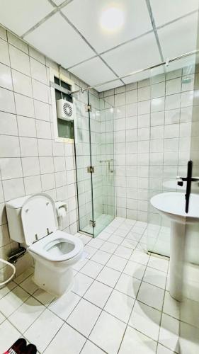 Koupelna v ubytování Cozy Shared Retreat One-Bedroom Gem