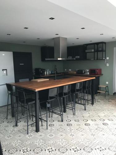 Photo de la galerie de l'établissement PAUSE NATURE SORBAIS gîte 2 personnes avec grand SPA privatif, STREAMING et arrivée autonome, à Sorbais