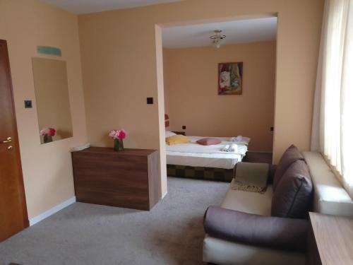 Gallery image of Хотел Велена in Apriltsi