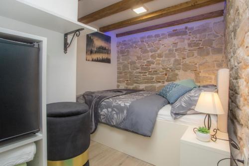 Old Center Cozy Room