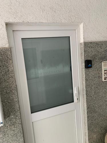 Fotografie z fotogalerie ubytování Best-Preis FEWO Rathausblick 2 - Zentrale Lage in Wittenberge - 2 Personen - Einzelzimmer - Vollausstattung - WLAN / Prime & Self-Check-In v destinaci Wittenberge
