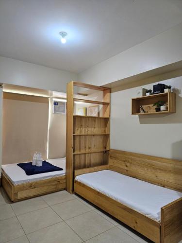 Ce dortoir comprend 2 lits superposés. dans l'établissement Best inn CEBU Avida Riala Tower 2 716, à Cebu