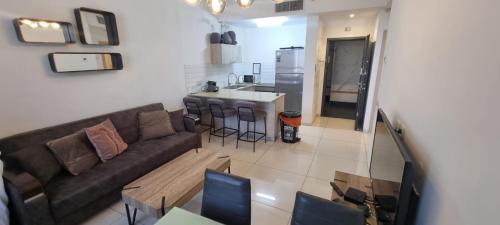 Η κουζίνα ή μικρή κουζίνα στο JTower Royal Suites - Alefimmoed