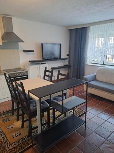 STUDIO Apartment, 34sqm, 1-2 guests, free parking & self check-in