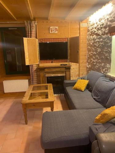 Photo de la galerie de l'établissement Appartement chaleureux (chalets), à Rencurel