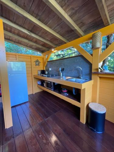 Kuchyň nebo kuchyňský kout v ubytování TropicAngel ECOLODGE de Charme