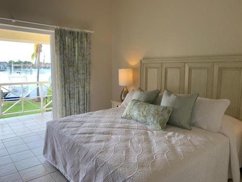 Bay View #7 is a 2-bed, 3,5-bath waterfront townhouse in a gated community, townhouse photo 3