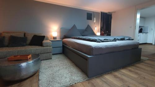 Postel nebo postele na pokoji v ubytování City Appartement Cologne North