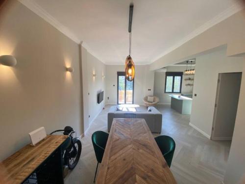 Lovely 2 bedroom apartment near the Acropolis