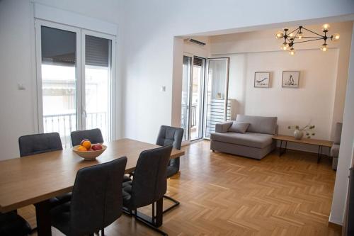 Spacious apartment in Pagkrati