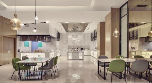 Η κουζίνα ή μικρή κουζίνα στο Atour Hotel Yingxiongshan Road Jinan
