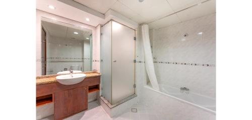 Koupelna v ubytování HomesGetaway -Fanciful 1BR Apartment in JLT Lake View