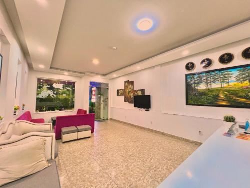 TV/trung tâm giải trí tại Gia Khang