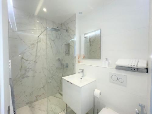 Alba apartment antibes street, by Welcome to Cannes photo 9