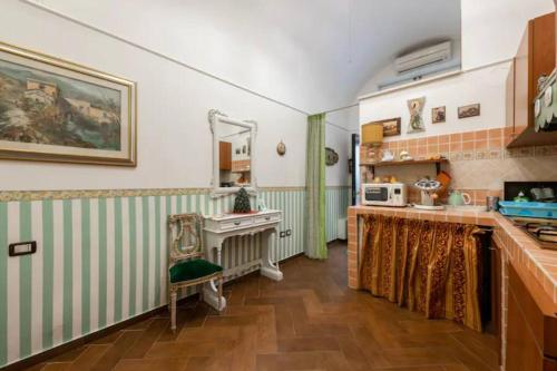Kuchyň nebo kuchyňský kout v ubytování APT 0 in the historic center Bari