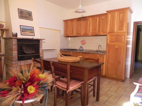 Dapur atau dapur kecil di Agriturismo Podere Fucile