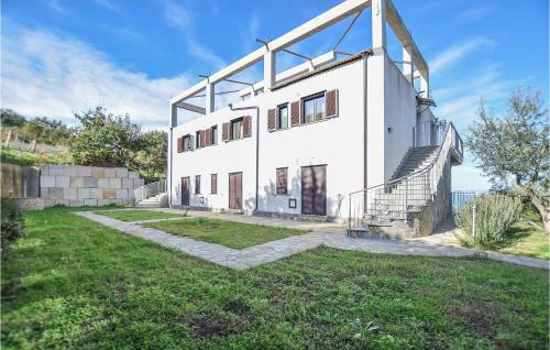 2 Bedroom Nice Apartment In Castellabate