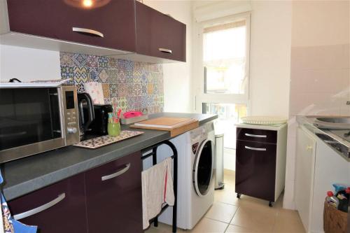 Zdjęcie z galerii obiektu Bel appartement avec parking au centre de PERROS-GUIREC - Réf 930 w mieście Perros-Guirec