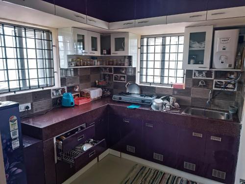 Dapur atau dapur kecil di Alif serviced Apartment for Families and Executives