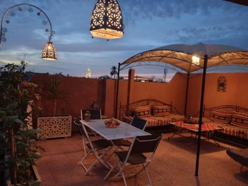 Un balcon sau o terasă la appartement Bahia jame el fna