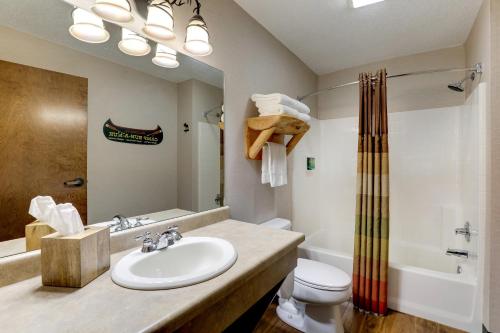 Un baño de Stoney Creek Hotel Quad Cities - Moline