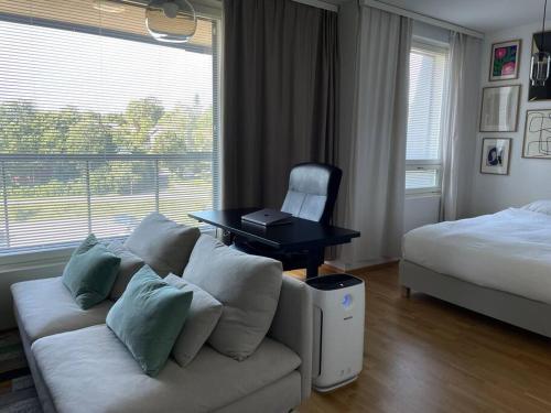 พื้นที่นั่งเล่นของ Cozy Top-Floor Studio in Turku - Near City Center