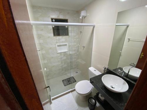 Un baño de Pousada Canoa dos Anjos suítes