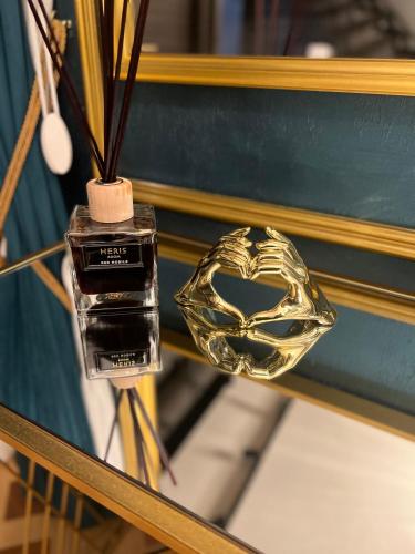 MOMAROOMS
