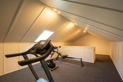 Fitness centrum a/nebo fitness zařízení v ubytování Jacks Point Rise by MajorDomo