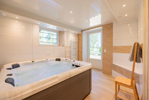 Ένα μπάνιο στο Villa Lenoir