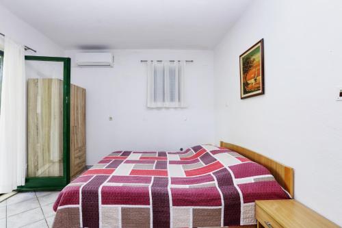 Apartments by the sea Rogoznica - 20165