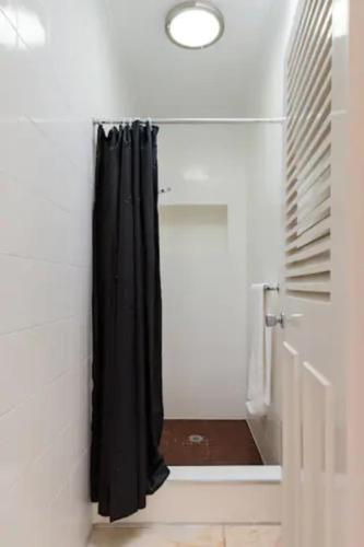Ένα μπάνιο στο Spacious Hideaway Retreat, Brookfield, Brisbane