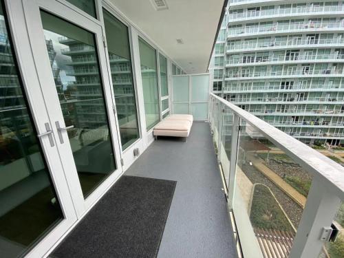 Richmond center apartment – Photos 2