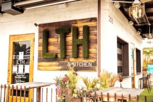 a store front with a sign that reads lime at Mile to Beach! Tiki Master Suite in Oceanside
