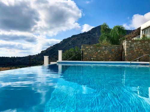Bazén v ubytování Villa Vitabel sea view in Lindos nebo v jeho okolí