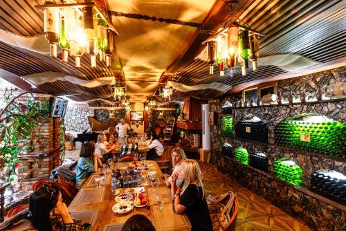 Restoran atau tempat lain untuk makan di Bagizagan Hotel