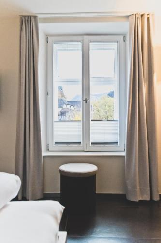 Katil atau katil-katil dalam bilik di HOTEL BLAUE ROSE -digital check in-