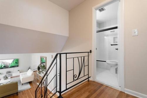 Ένα μπάνιο στο Home in College Park