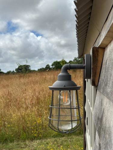 Galería fotográfica de Private and peaceful stay in a Luxury Shepherds Hut near Truro en Truro