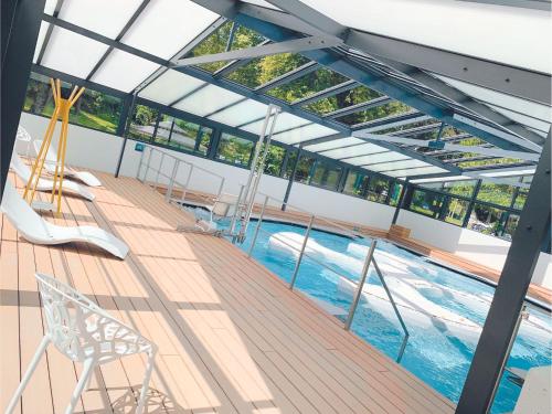 Zdjęcie z galerii obiektu Studio meublé - Entrée SPA incluse w mieście Bourbon-Lancy