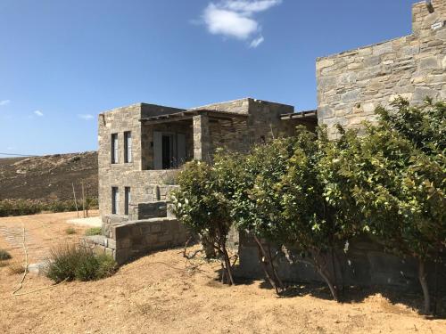 Gallery image of Traditional Cycladic Stone House in Serifos Chora