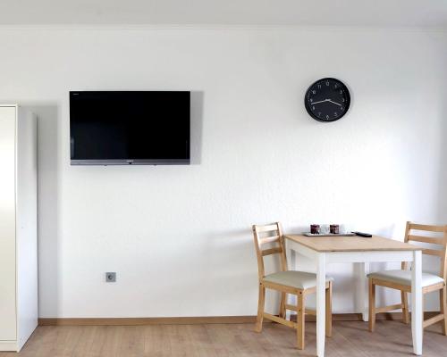 Televisyen dan/atau pusat hiburan di Studios im Haus Deutsch Krone I home2share